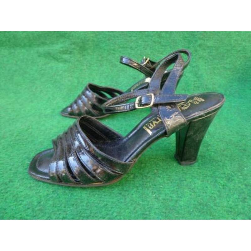 vintage zwart lakleren damesschoenen/pumps,merk Algarve,`70s