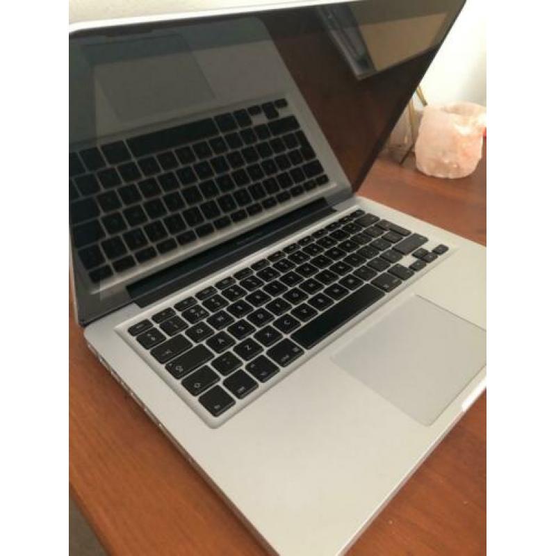 Macbook pro 13 inch late 2011