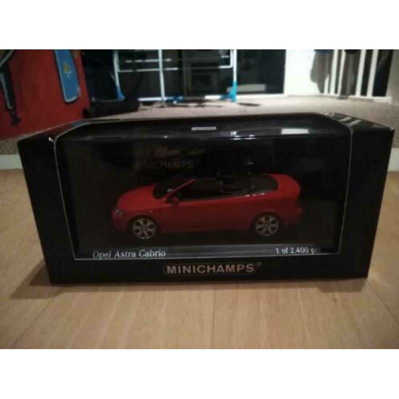 Opel Astra G Cabrio ombouw minichamps 1:43 (incl ovp)