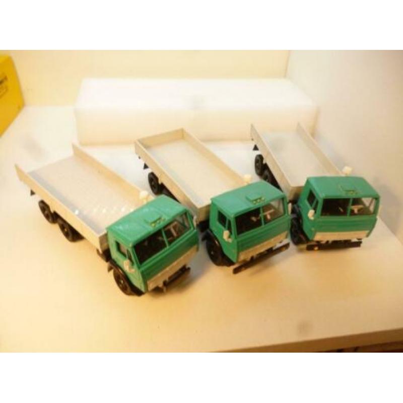 4 X KAMAZ vrachtwagens 3 assers 1:43 made in USSR