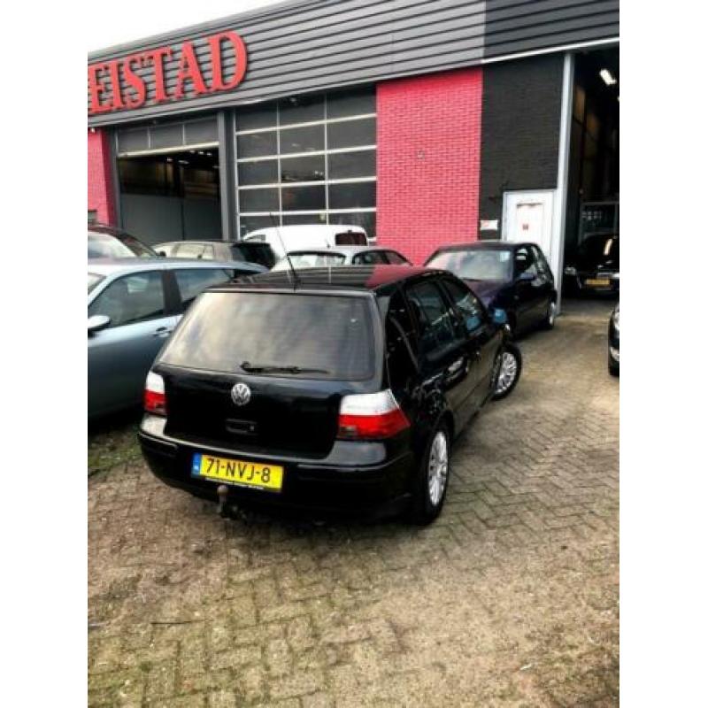 Nieuwe APK Volkswagen Golf Highline 1.6 2000 met Airco