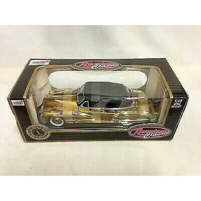 1:18 Cadillac Series 62 gold