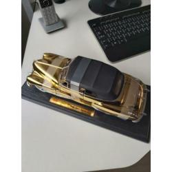 1:18 Cadillac Series 62 gold