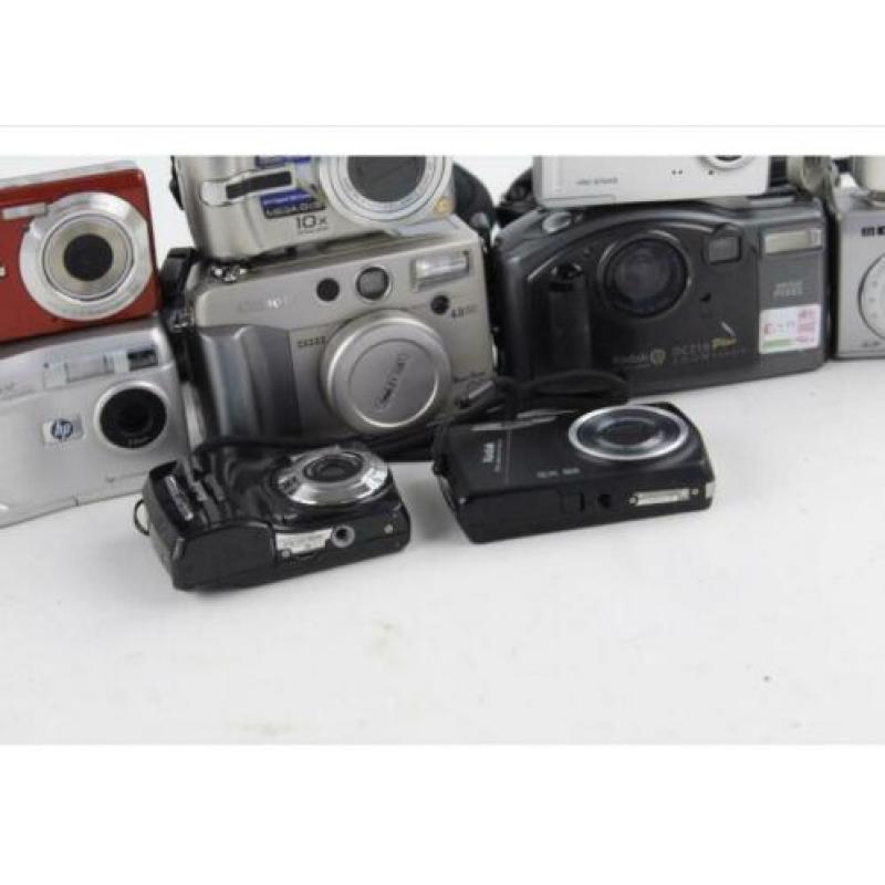 27 vintage camera’s!