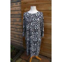 Jurk grijs panter/ leopard Dress In mt 46