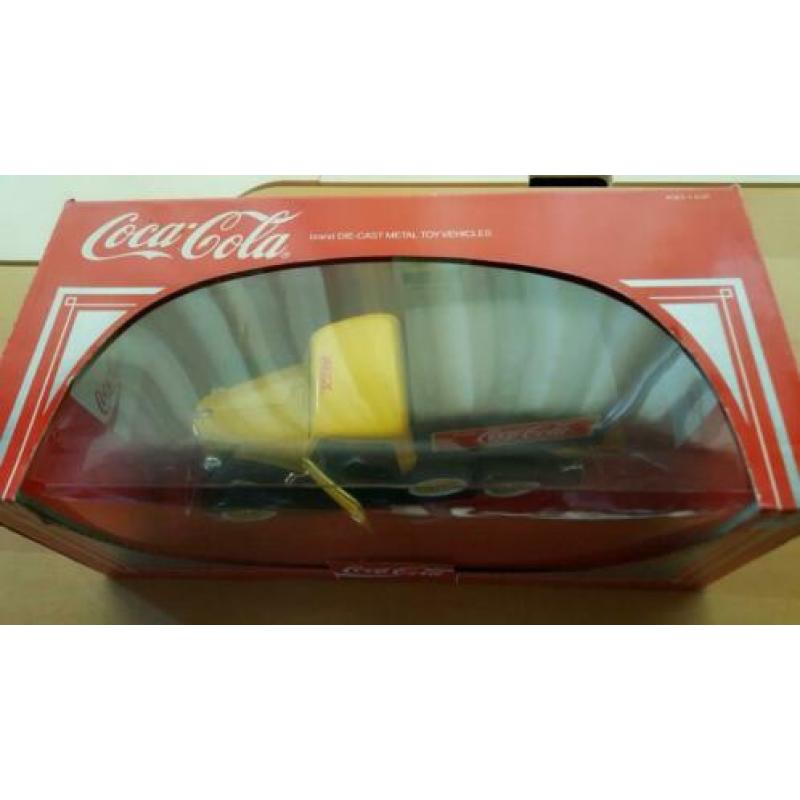 Coca-Cola Auto schaal 1: 18