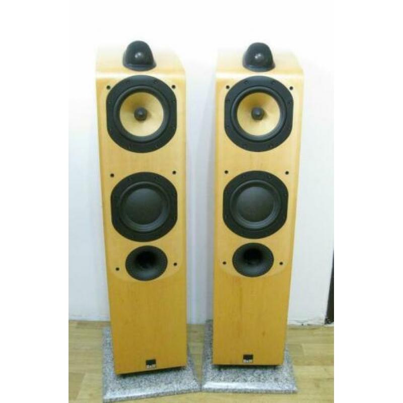 Bowers & Wilkins 704 speakers Kleur Ahorn