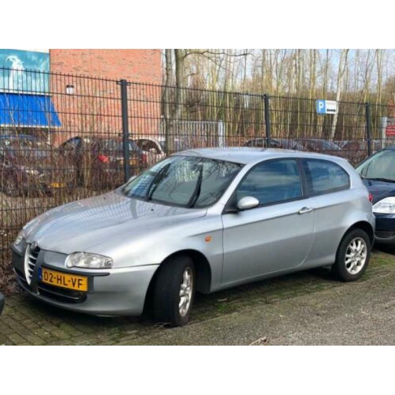 Alfa Romeo 147 1.6 T.Spark Distinctive