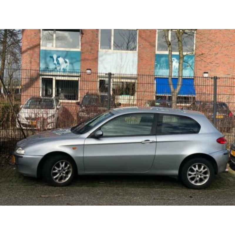 Alfa Romeo 147 1.6 T.Spark Distinctive