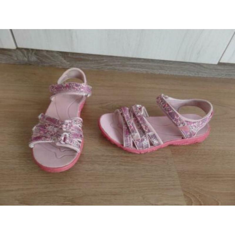 Teva sandalen maat 32