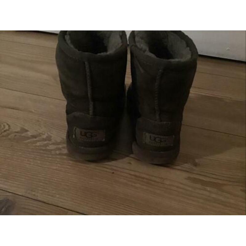 Mooie warme grijze halve laarsjes UGG uggs maat 28