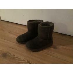 Mooie warme grijze halve laarsjes UGG uggs maat 28