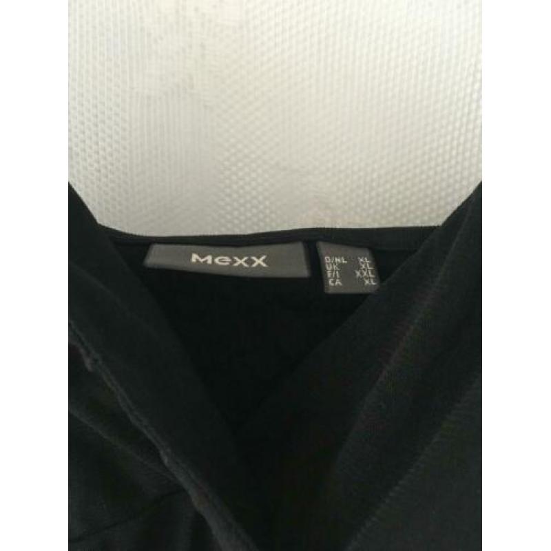 MEXX top maat XL (valt klein)