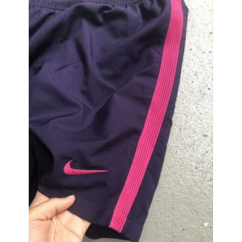 Nieuw FCB Nike maat 152/158 korte broek