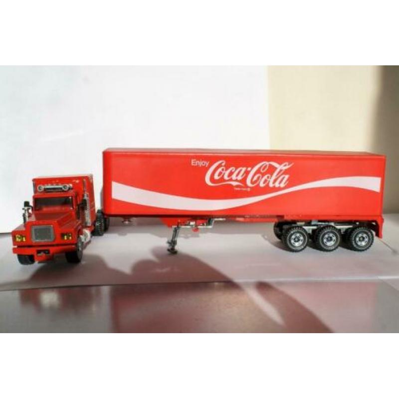 siku 3117 Mack met oplegger 'Coca Cola'