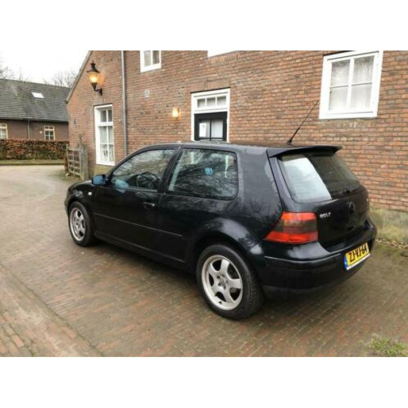 Volkswagen Golf 2.3 V5 110KW 1999 Zwart