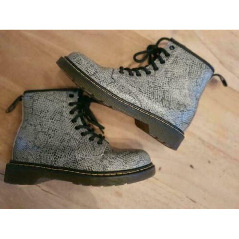 Dr. Martens maat 33