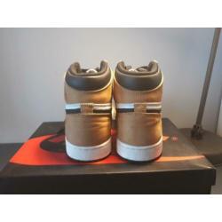 Jordan 1 rookie of the year maat 43 9.5