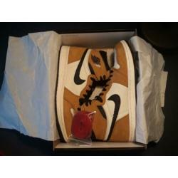 Jordan 1 rookie of the year maat 43 9.5