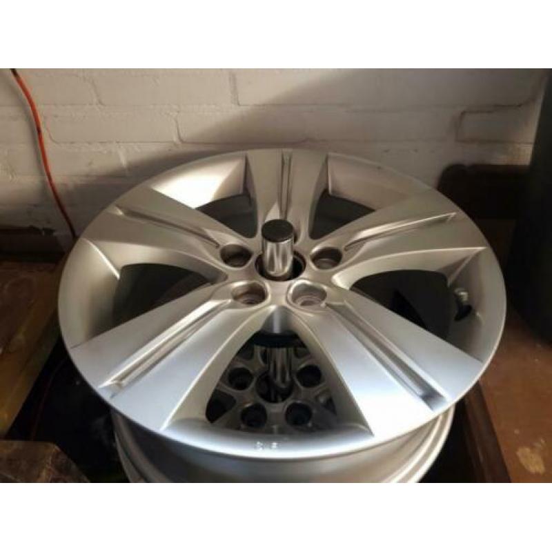 Zeer mooie set kia sportage velgen 17 inch 5 X 114,3