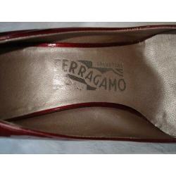 Ferragamo schoenen EU maat 39 rood lakleer hak=9 Italy