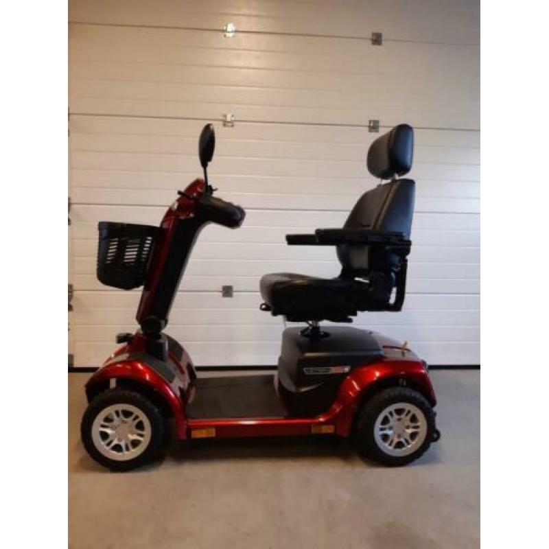 Nette scootmobiel Pride ultra 11 met nieuwe accu's.4 wielen.