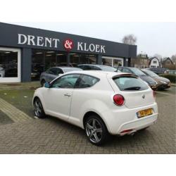 Alfa Romeo MiTo 0.9 TwinAir Distinctive ZWART LEER / NAVIGAT