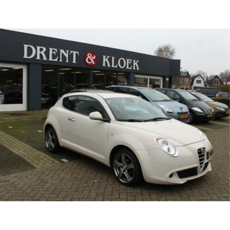 Alfa Romeo MiTo 0.9 TwinAir Distinctive ZWART LEER / NAVIGAT