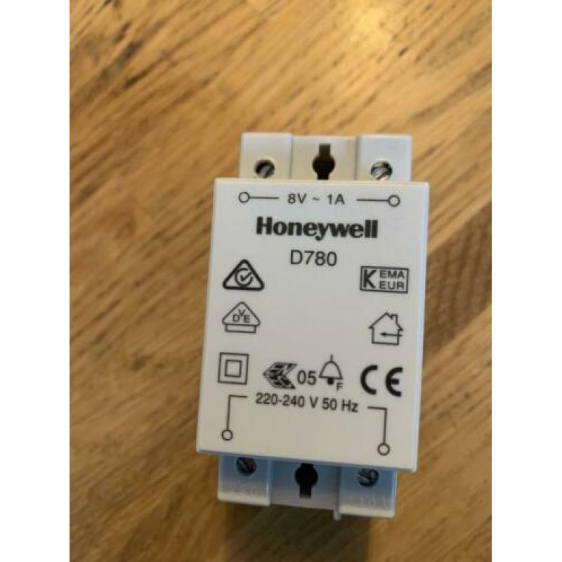 Honeywell 8V 1.0A Transformer