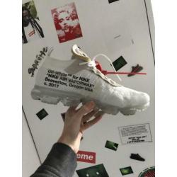 Nike x off white vapormax. The 10