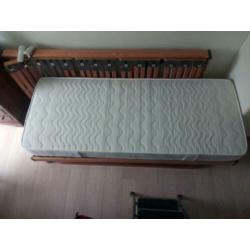 Tweepersoonsbed 80x200 met lattenbodem en toebehoren