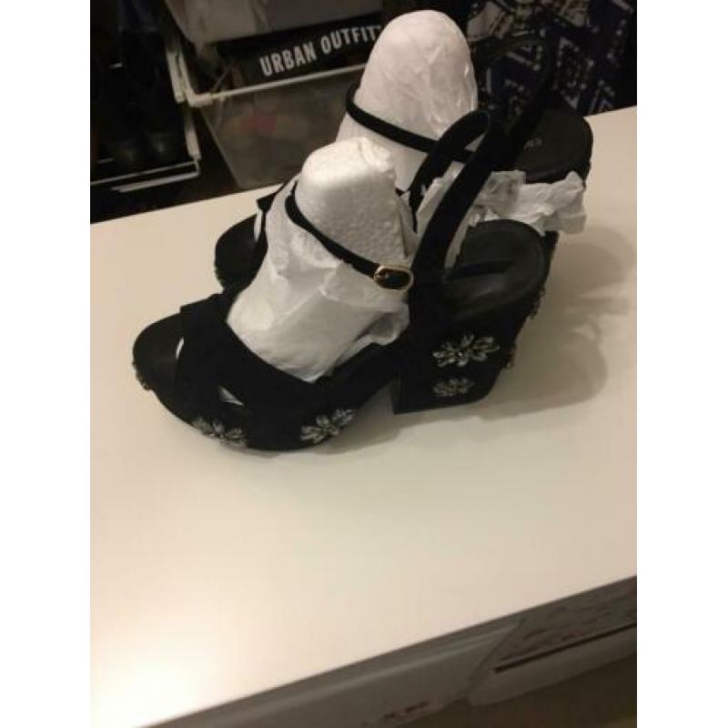 Essentiel Antwerp plateau sandalen mt 40 zwart met stenen