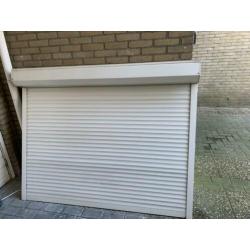 2 elektrische rolluiken 180cm breed 140cm hoog