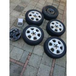 VW winter banden en velgen 16 inch