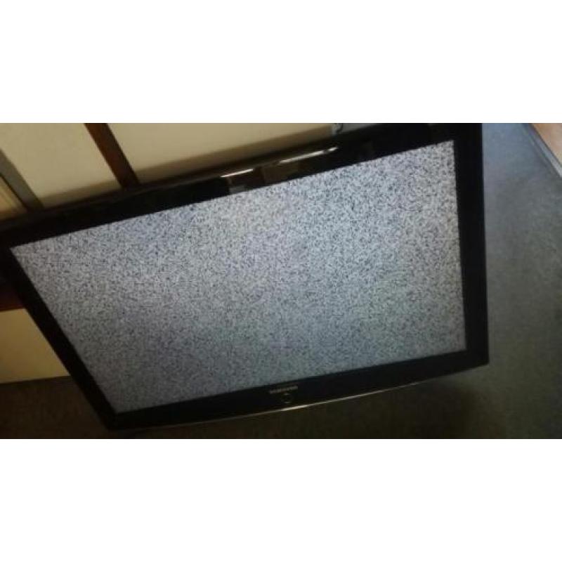 Tv LCD Samsung 37 inch met defect sneeuwt wel