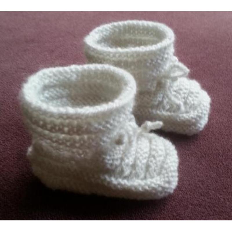 Lichtgrijze Baby Booties maat 0-3 maanden, handgebreid