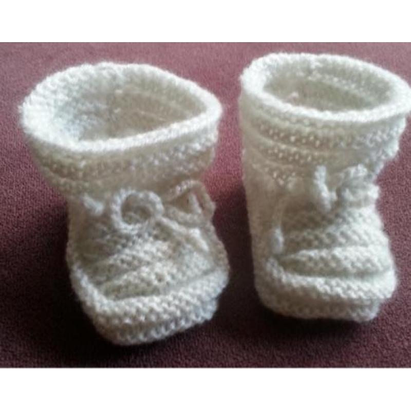 Lichtgrijze Baby Booties maat 0-3 maanden, handgebreid